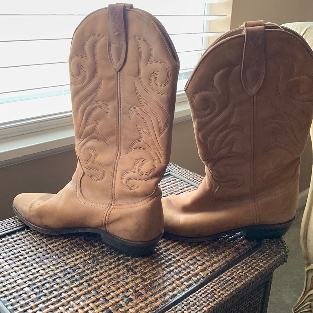Leather cowboy/western boots
